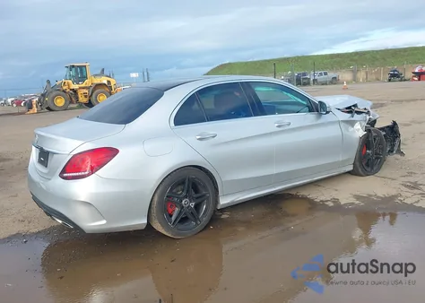 2019 Mercedes-Benz C 300 z USA, uszkodzony, nr VIN 55SWF8DB7KU282904